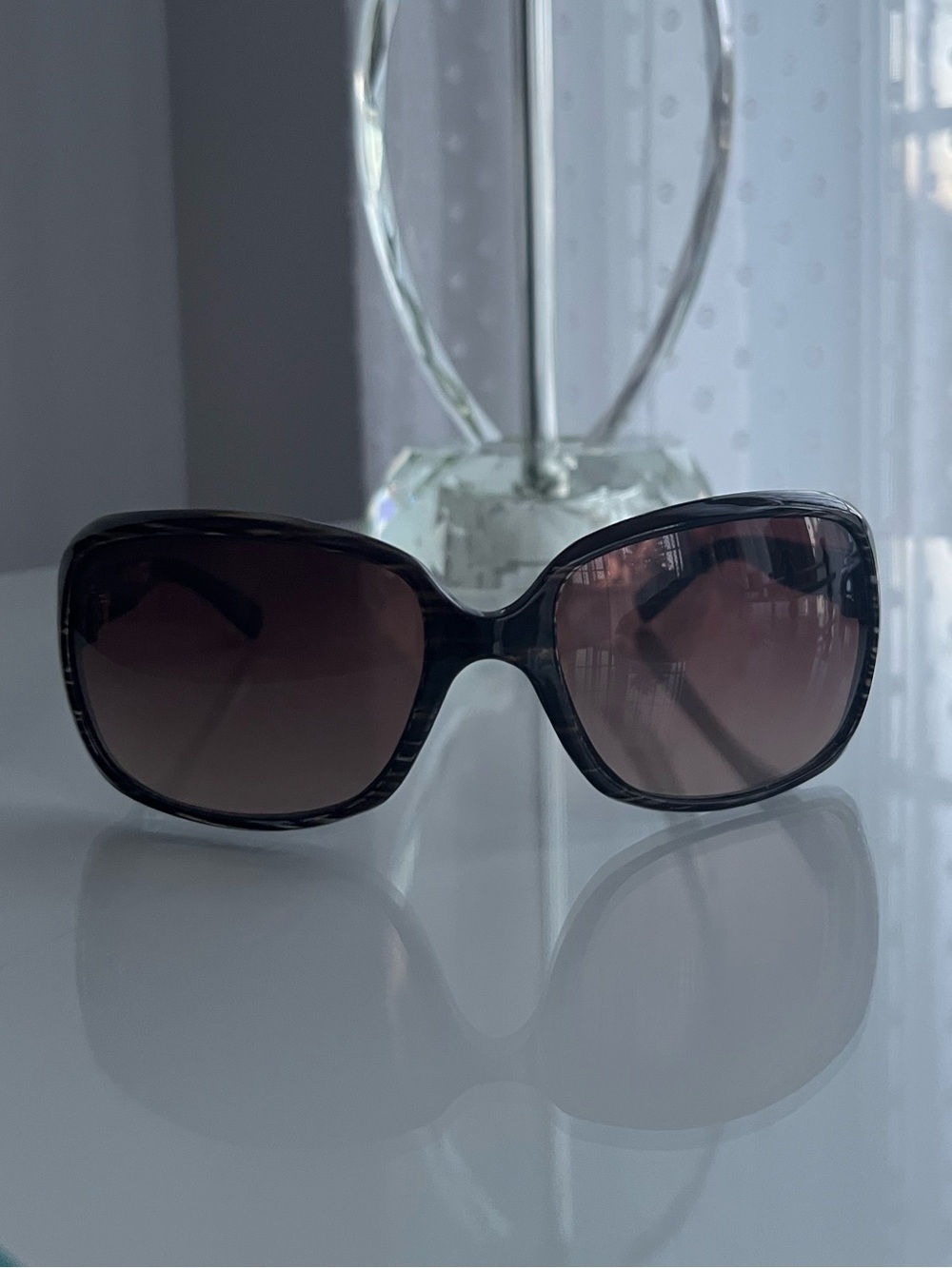Y2K Women’s Bold Black Gradient Lens Oversized Sunglasses